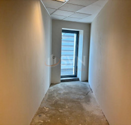 Spatiu comercial with outdoor parking included Bucuresti/Grozavesti