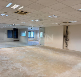 Spatiu comercial with outdoor parking included Bucuresti/Grozavesti