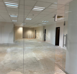 Spatiu comercial with outdoor parking included Bucuresti/Grozavesti