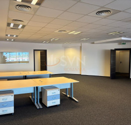 Spatiu comercial with outdoor parking included Bucuresti/Grozavesti