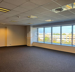 Spatiu comercial with outdoor parking included Bucuresti/Grozavesti