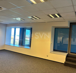 Spatiu comercial with outdoor parking included Bucuresti/Grozavesti