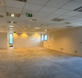 Spatiu comercial with outdoor parking included Bucuresti/Grozavesti