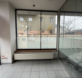 Spatiu comercial with outdoor parking included Bucuresti/Chitila