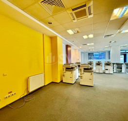 Spatiu comercial with outdoor parking included Bucuresti/Chitila