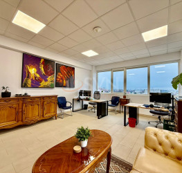 Spatiu comercial with outdoor parking included Bucuresti/Chitila