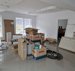 Spatiu comercial with outdoor parking included Bucuresti/Theodor Pallady