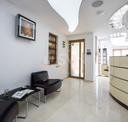 Spatiu comercial with outdoor parking included Bucuresti/Lacul Tei