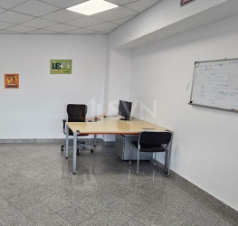 Spatiu comercial with outdoor parking included Bucuresti/Aviatiei