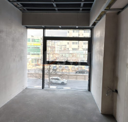 Spatiu comercial with outdoor parking included Bucuresti/Mihai Bravu