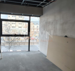 Spatiu comercial with outdoor parking included Bucuresti/Mihai Bravu
