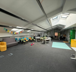 Spatiu comercial with outdoor parking included Bucuresti/P-ta Universitatii