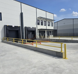 Spatiu comercial with outdoor parking included Ilfov/Balotesti