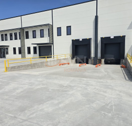 Spatiu comercial with outdoor parking included Ilfov/Balotesti