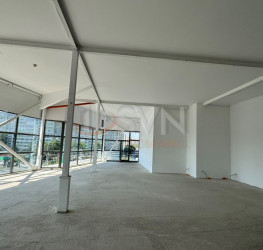 Spatiu comercial with outdoor parking included Bucuresti/Colentina
