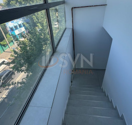 Spatiu comercial with outdoor parking included Bucuresti/Colentina