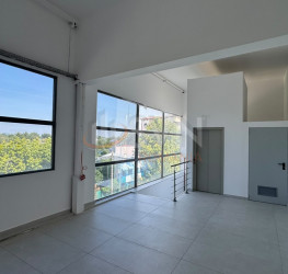 Spatiu comercial with outdoor parking included Bucuresti/Colentina