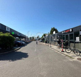 Spatiu comercial with outdoor parking included Ilfov/Odai