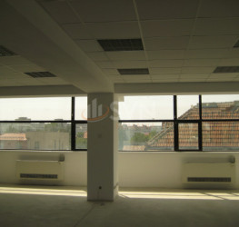 Spatiu comercial with underground parking included Bucuresti/Piata Presei Libere