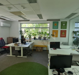 Spatiu comercial with underground parking included Bucuresti/Armeneasca