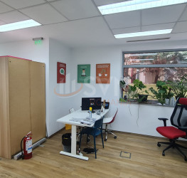 Spatiu comercial with underground parking included Bucuresti/Armeneasca