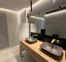 Spatiu comercial with underground parking included Bucuresti/Eminescu