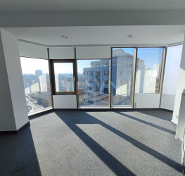 Spatiu comercial with underground parking included Bucuresti/Mosilor