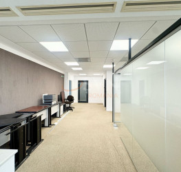 Spatiu comercial with underground parking included Bucuresti/Barbu Vacarescu