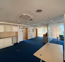 Spatiu comercial with underground parking included Bucuresti/Cismigiu