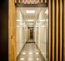 Spatiu comercial with underground parking included Bucuresti/Aviatiei