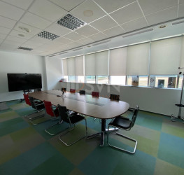 Spatiu comercial with underground parking included Bucuresti/Pipera