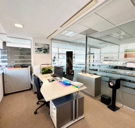 Spatiu comercial with underground parking included Bucuresti/Barbu Vacarescu