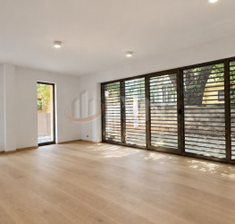 Spatiu comercial with underground parking included Bucuresti/P-ta Victoriei