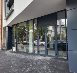 Spatiu comercial with underground parking included Bucuresti/Parcul Carol
