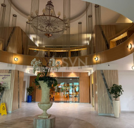 Spatiu comercial with underground parking included Bucuresti/Vitan