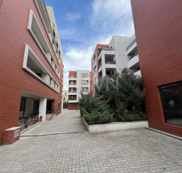 Spatiu comercial with underground parking included Bucuresti/Gara De Nord