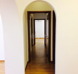 Spatiu comercial with underground parking included Bucuresti/Aviatorilor