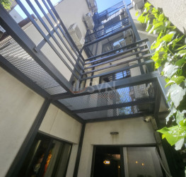 Spatiu comercial with underground parking included Bucuresti/Arcul De Triumf