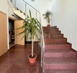Spatiu comercial with underground parking included Bucuresti/P-ta Unirii